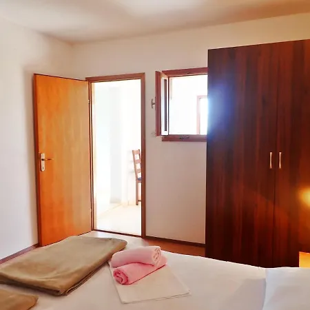 Сasa de vacaciones Milovici Starigrad Paklenica