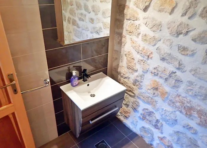 Milovci Starigrad Paklenica