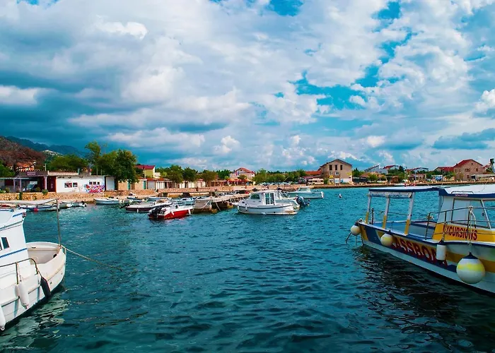 Milovci * Starigrad Paklenica