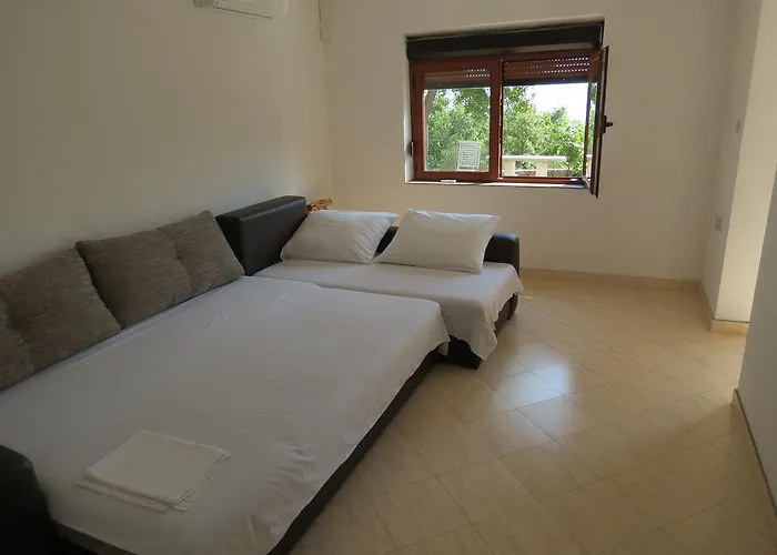 Holiday home Holiday Milovici Starigrad Paklenica